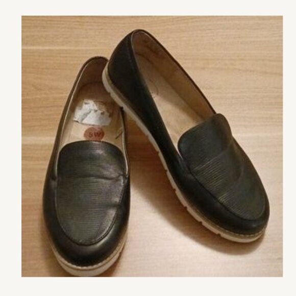 Life Stride "Unique" Black Loafers in Size 8W - Picture 1 of 1
